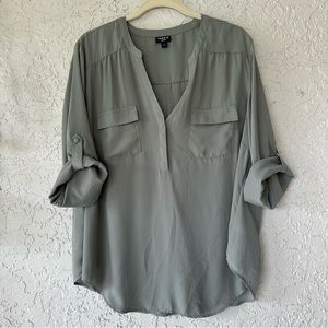 Torrid Harper Georgette Pullover 3/4 Sleeve Blouse size 1 sage green